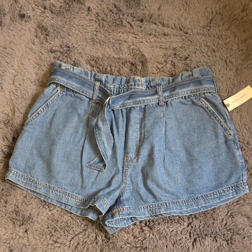 Anthropologie PILCRO Pull On Denim Shorts with Belt And Pockets Size MEDIUM - Picture 6 of 15